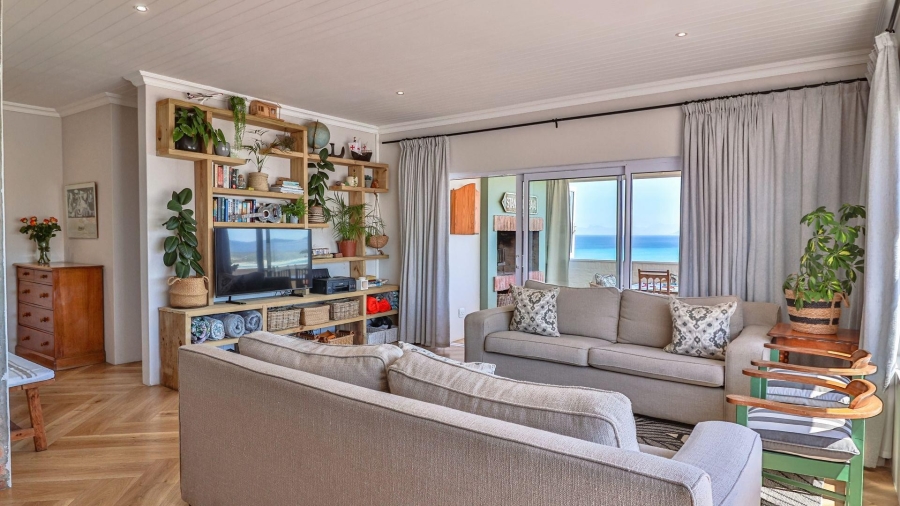 4 Bedroom Property for Sale in De Kelders Western Cape